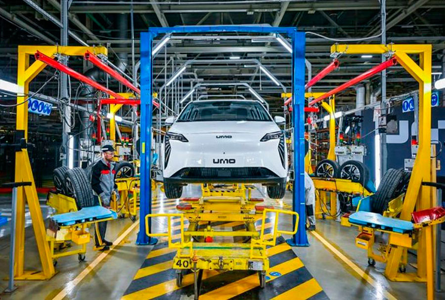 Завод «Москвич» начал выпуск электромобиля UMO 5