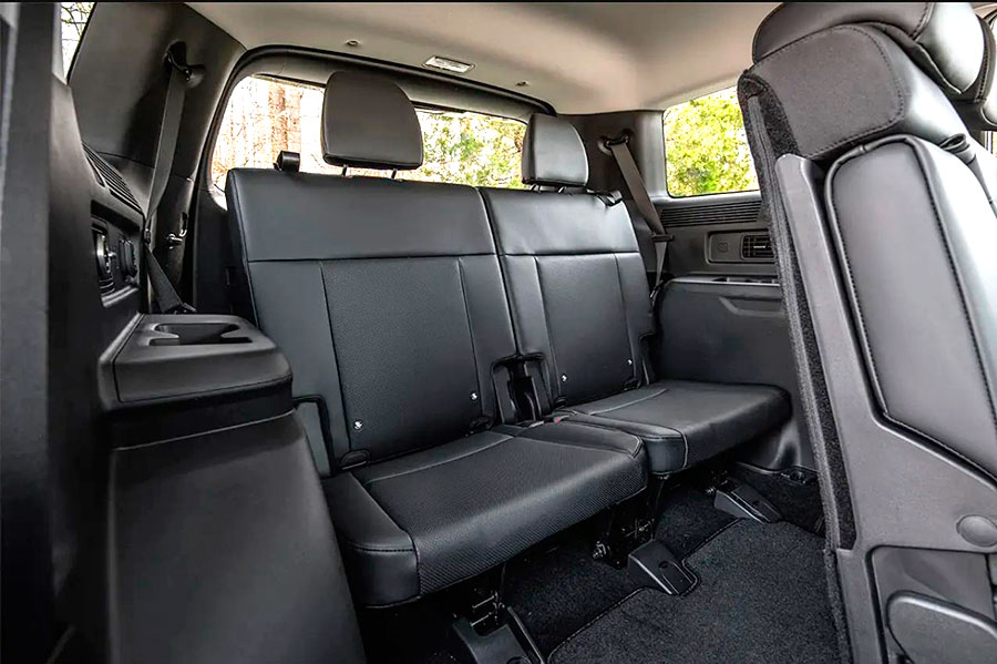 Надежный корейский кроссовер Hyundai Santa Fe возвращается на российский рынок