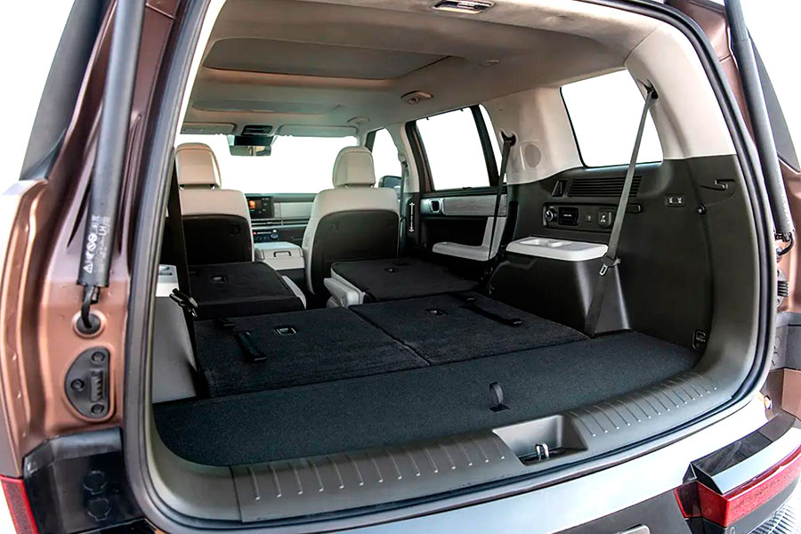 Надежный корейский кроссовер Hyundai Santa Fe возвращается на российский рынок