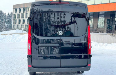 На форуме FleetWorld представлен экономичный микроавтобус для корпоративных парков — девятиместный Avior V90 Business