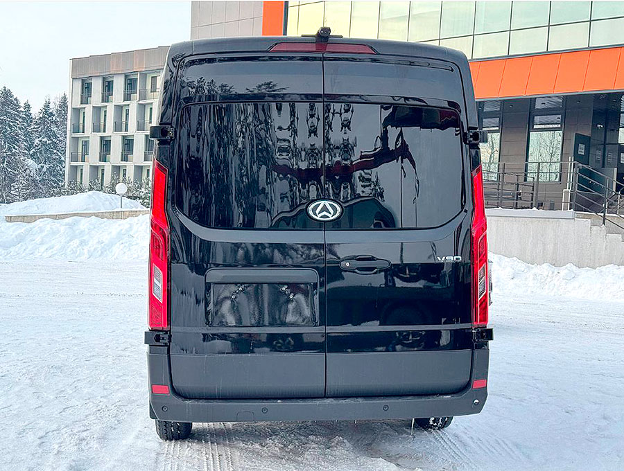 На форуме FleetWorld представлен экономичный микроавтобус для корпоративных парков — девятиместный Avior V90 Business