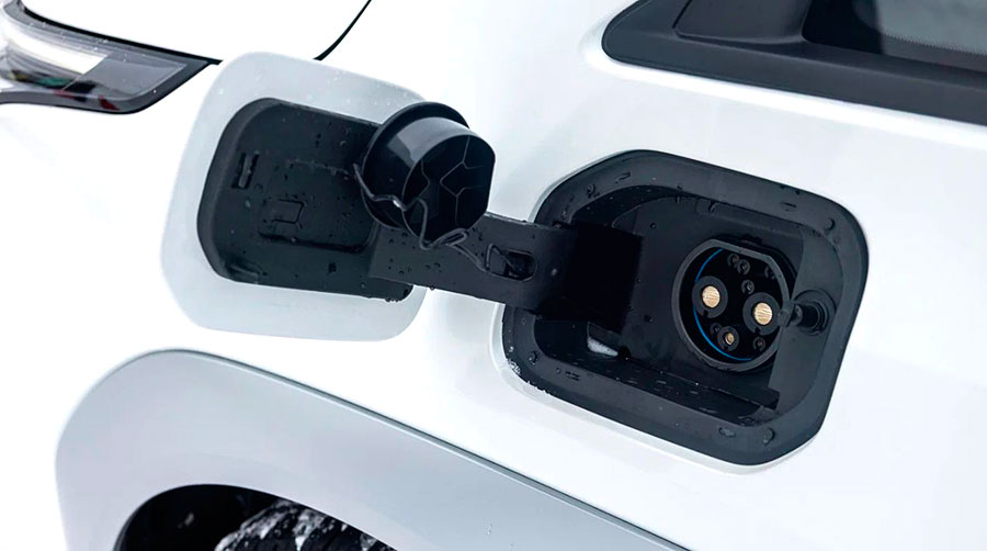 Завод «Москвич» начал выпуск электромобиля UMO 5