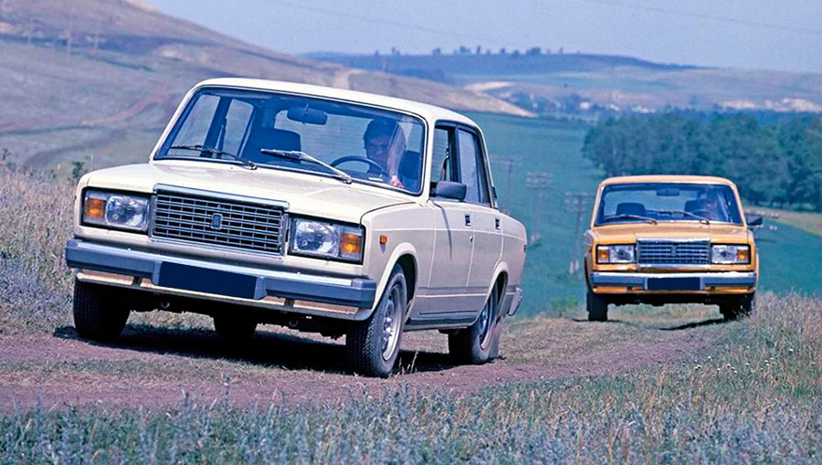 Тревожная статистика: возраст двух третей автопарка превышает десять лет. Какой самый популярный автомобиль в России 2026 г.?