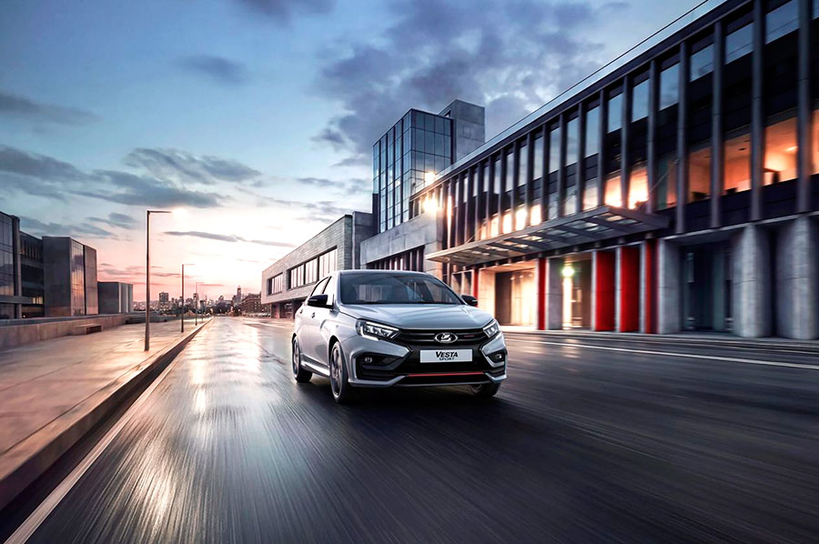 Седан и универсал LADA Vesta Sport 2026 продается в салонах дилеров по цене от 2,35 млн. руб.