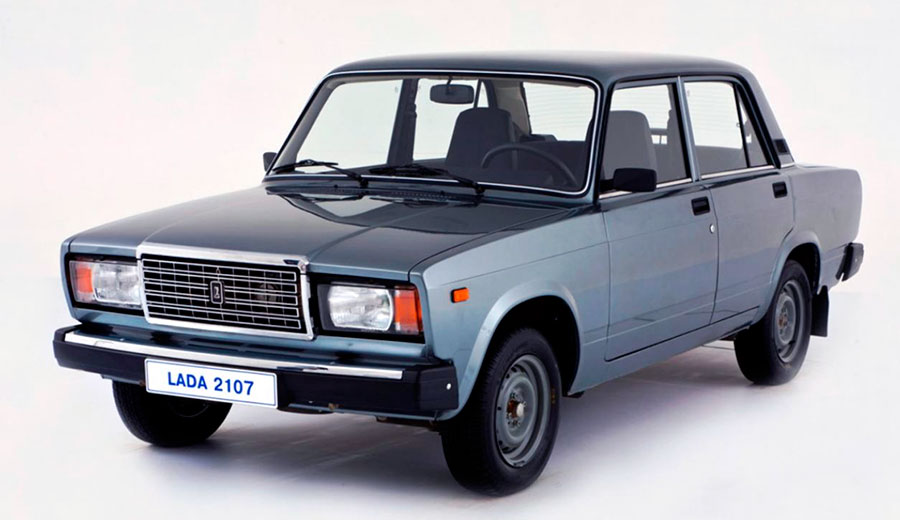 Тревожная статистика: возраст двух третей автопарка превышает десять лет. Какой самый популярный автомобиль в России 2026 г.?