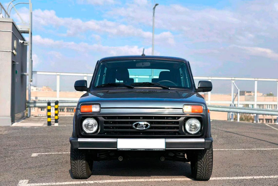 Тревожная статистика: возраст двух третей автопарка превышает десять лет. Какой самый популярный автомобиль в России 2026 г.?