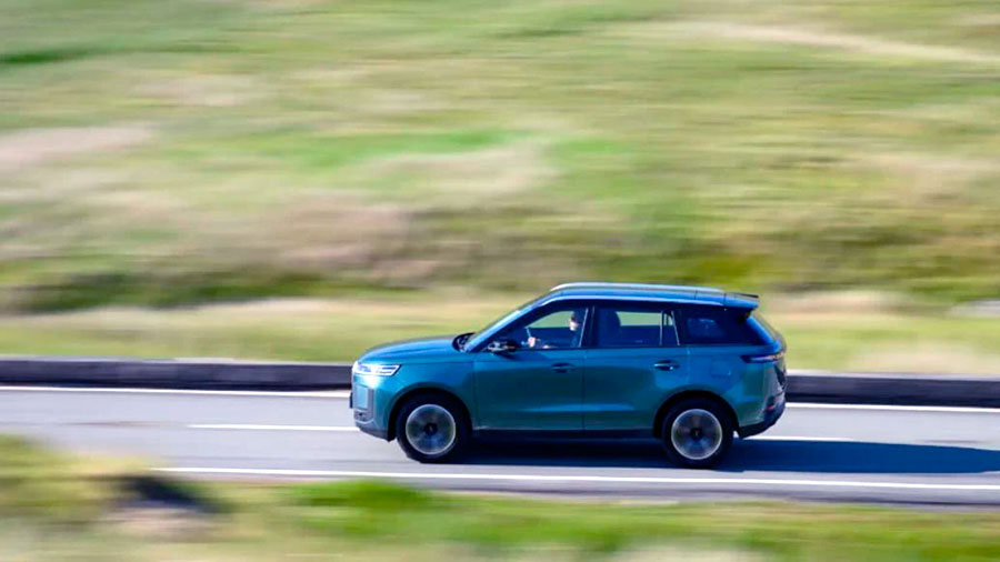 Для города до бездорожья: в салоны российских дилеров поступили кроссоверы Jaecoo J6 2026 по цене — от 2,3 млн. руб.