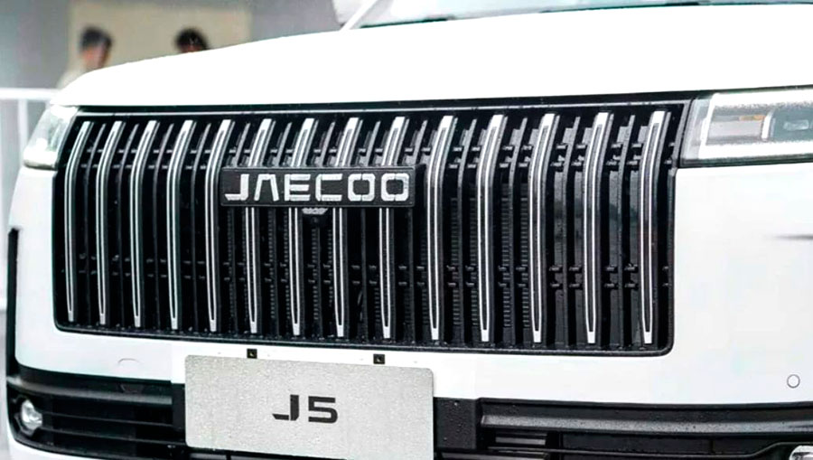Для города до бездорожья: в салоны российских дилеров поступили кроссоверы Jaecoo J6 2026 по цене — от 2,3 млн. руб.