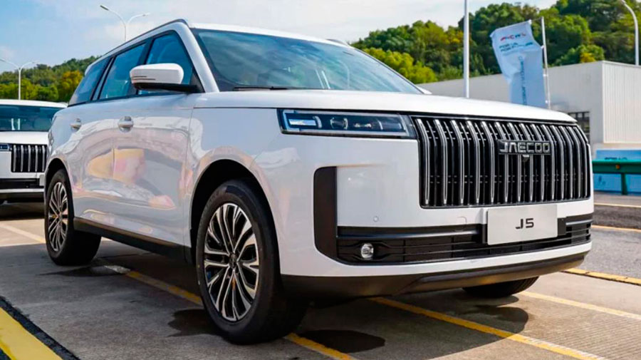 Для города до бездорожья: в салоны российских дилеров поступили кроссоверы Jaecoo J6 2026 по цене — от 2,3 млн. руб.