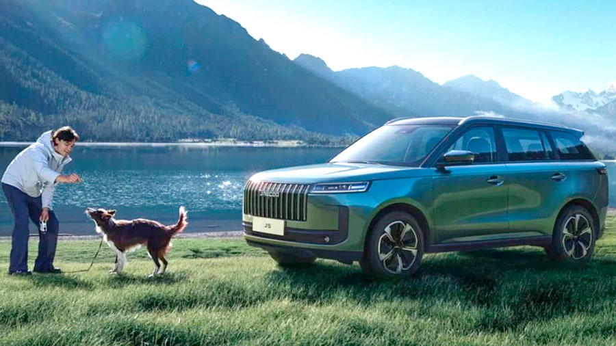 Для города до бездорожья: в салоны российских дилеров поступили кроссоверы Jaecoo J6 2026 по цене — от 2,3 млн. руб.