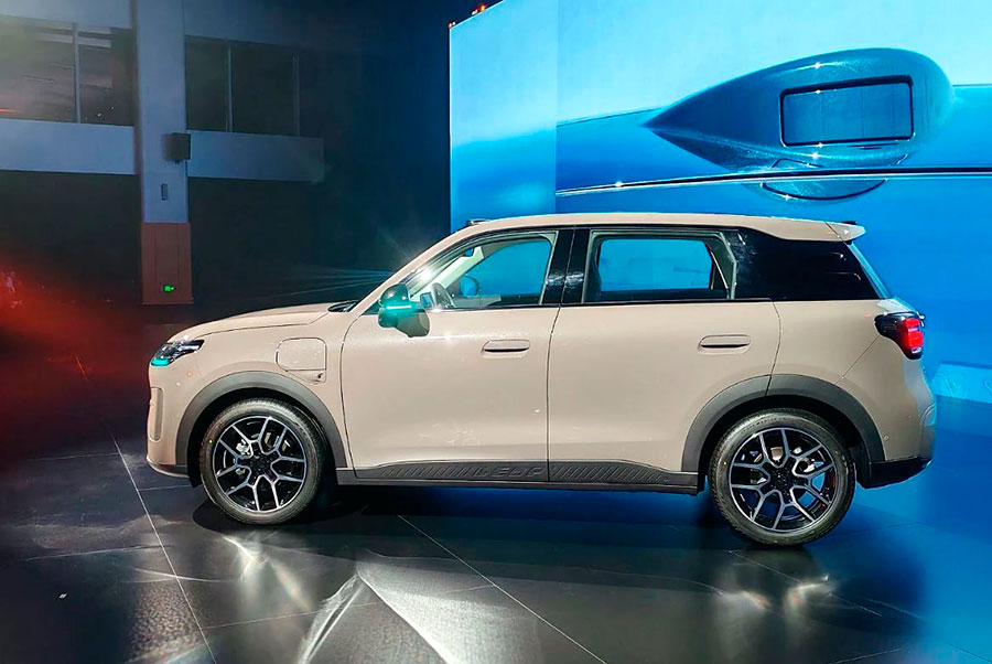 В КНР продается новый электрический паркетник Leapmotor A10 с технологиями флагмана по цене бюджетника