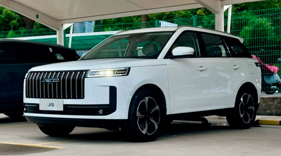 Для города до бездорожья: в салоны российских дилеров поступили кроссоверы Jaecoo J6 2026 по цене — от 2,3 млн. руб.