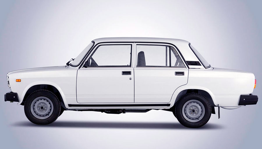 Тревожная статистика: возраст двух третей автопарка превышает десять лет. Какой самый популярный автомобиль в России 2026 г.?