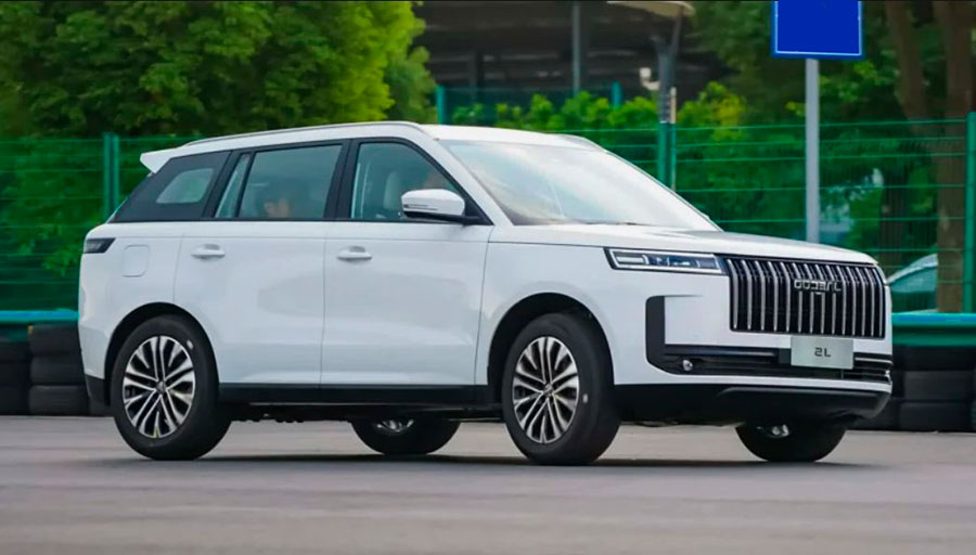 Для города до бездорожья: в салоны российских дилеров поступили кроссоверы Jaecoo J6 2026 по цене — от 2,3 млн. руб.