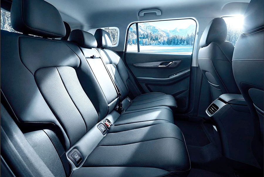 Для города до бездорожья: в салоны российских дилеров поступили кроссоверы Jaecoo J6 2026 по цене — от 2,3 млн. руб.