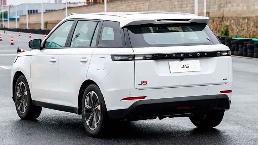 Для города до бездорожья: в салоны российских дилеров поступили кроссоверы Jaecoo J6 2026 по цене — от 2,3 млн. руб.