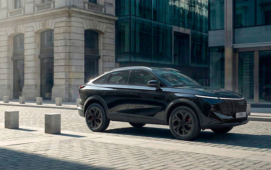 Скоро в российские автосалоны поступит стильный купеобразный кроссовер нового поколения Haval F7x 2026
