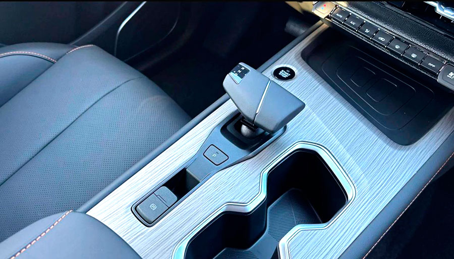 В салонах дилеров продается Changan CS75 Pro с салоном на 5 или 7 мест по цене: 2,665-2,885 млн. рублей