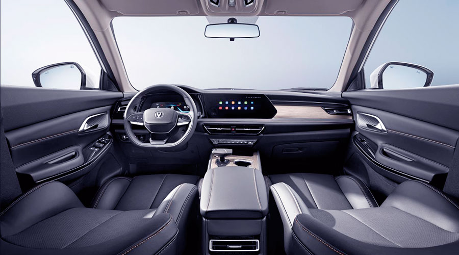 В салонах дилеров продается Changan CS75 Pro с салоном на 5 или 7 мест по цене: 2,665-2,885 млн. рублей