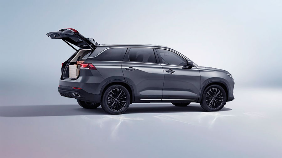 В салонах дилеров продается Changan CS75 Pro с салоном на 5 или 7 мест по цене: 2,665-2,885 млн. рублей