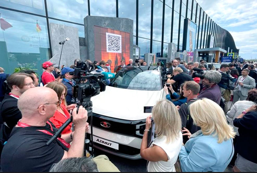 LADA Azimut 2026: «АвтоВАЗ» анонсировал гибридную версию кроссовера мощностью 390 л. с. и запасом хода 1100 км