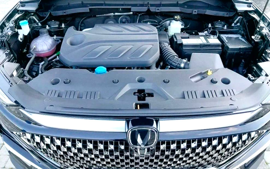 В салонах дилеров продается Changan CS75 Pro с салоном на 5 или 7 мест по цене: 2,665-2,885 млн. рублей