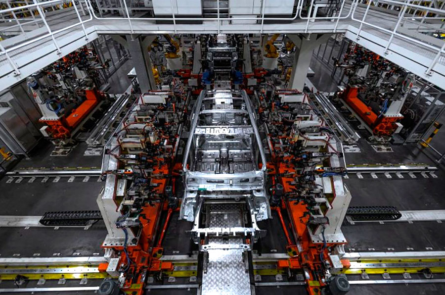 Бывший завод «Volkswagen» в Калуге готовится к выпуску семиместного Tenet T9