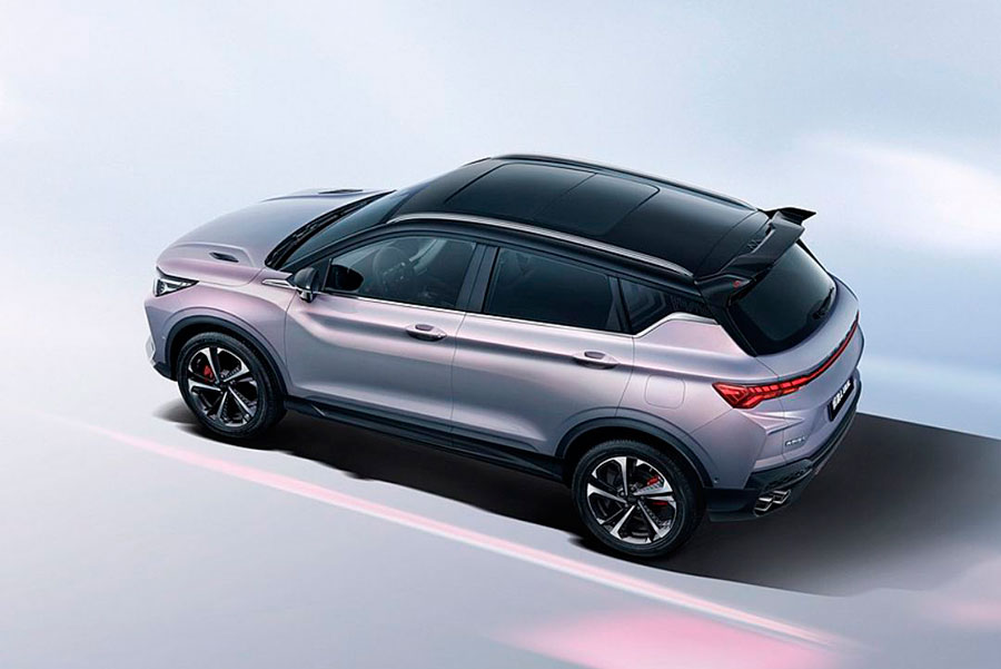 В апреле или мае стартуют продажи Geely Coolray 2026 с новым мотором и улучшенным оснащением