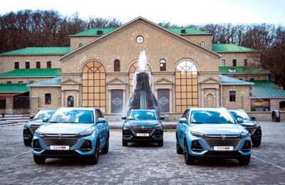 В салонах дилеров продается Changan CS75 Pro с салоном на 5 или 7 мест по цене: 2,665-2,885 млн. рублей