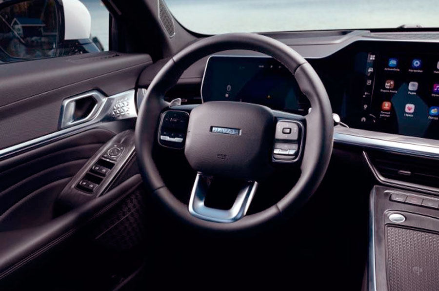 Скоро в российские автосалоны поступит стильный купеобразный кроссовер нового поколения Haval F7x 2026