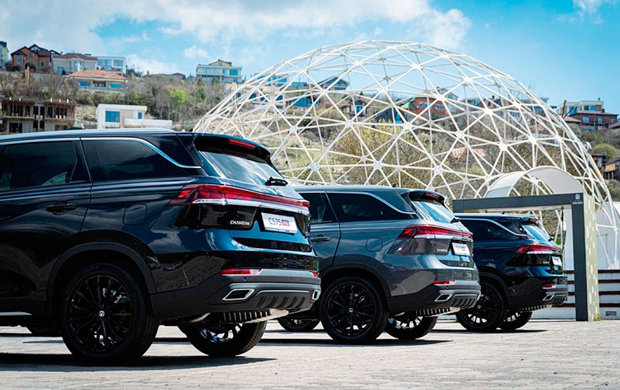 В салонах дилеров продается Changan CS75 Pro с салоном на 5 или 7 мест по цене: 2,665-2,885 млн. рублей