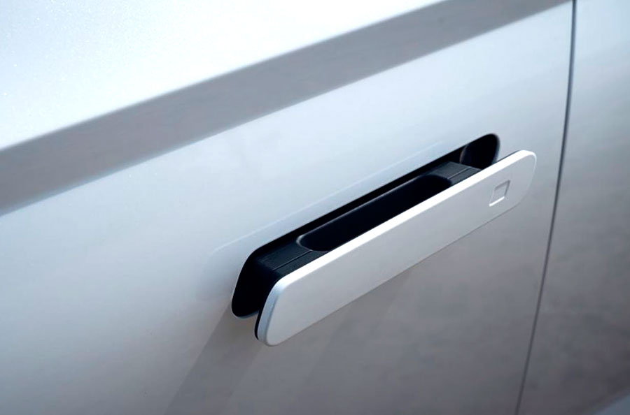 Скоро в российские автосалоны поступит стильный купеобразный кроссовер нового поколения Haval F7x 2026