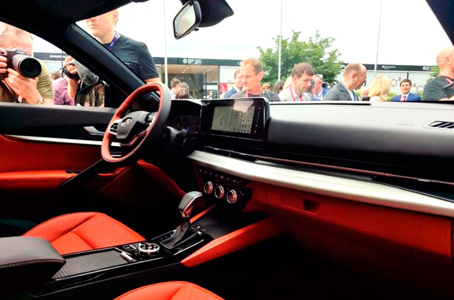 LADA Azimut 2026: «АвтоВАЗ» анонсировал гибридную версию кроссовера мощностью 390 л. с. и запасом хода 1100 км