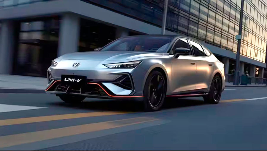 Обновленный спортивный лифтбек Changan Uni-V 2026 скоро приедет в Россию