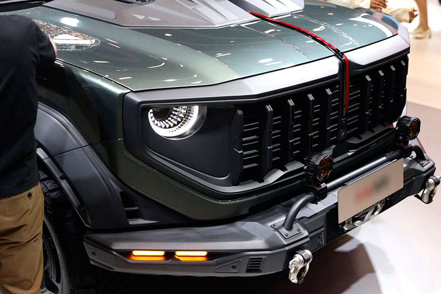 Показанный на Пекинском автосалоне рамный гибрид Hongqi P567 до конца 2026 года поступит в автосалоны КНР