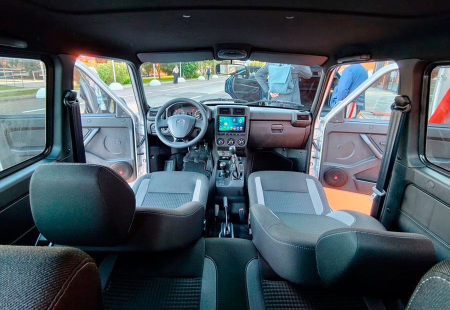 АвтоВАЗ на ПМЭФ показал обновленный внедорожник Lada Niva Legend 2026 с более мощным мотором и усиленной защитой кузова