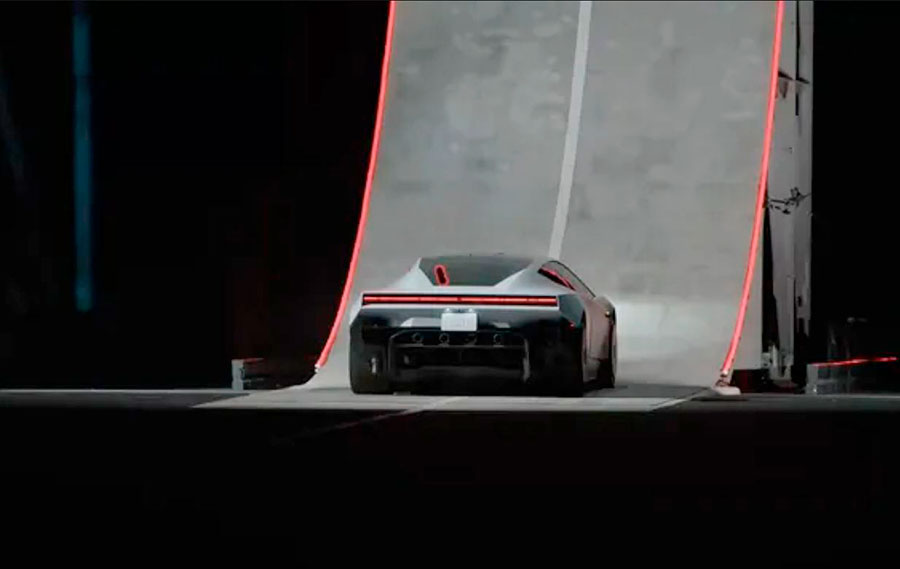 Шоу Tesla Roadster: спорткар перепрыгивает автомобили и вращается в воздухе
